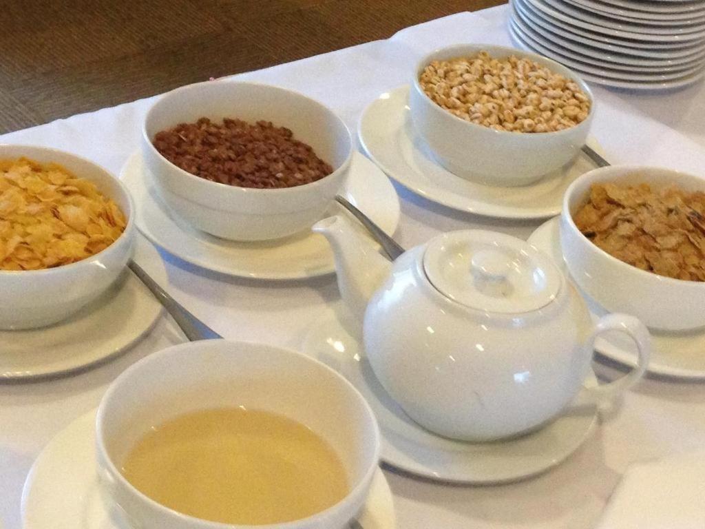 Jun Yue Hotel Пном Пен Екстериор снимка