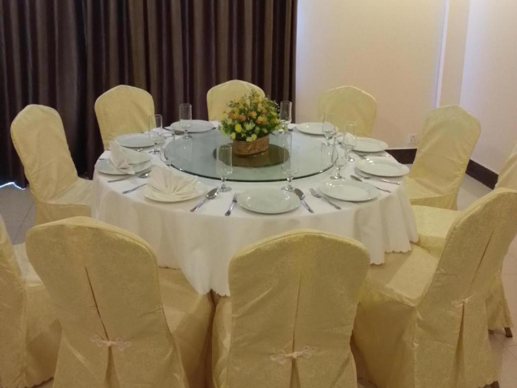 Jun Yue Hotel Пном Пен Екстериор снимка
