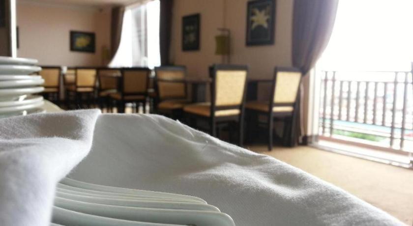 Jun Yue Hotel Пном Пен Екстериор снимка