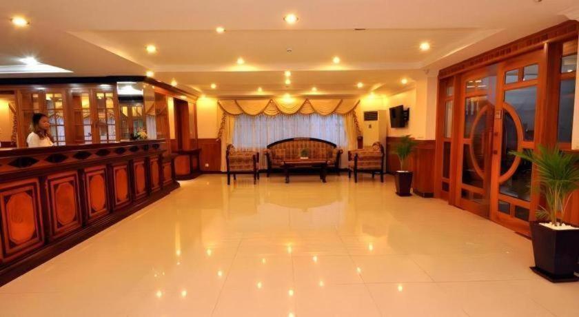 Jun Yue Hotel Пном Пен Екстериор снимка