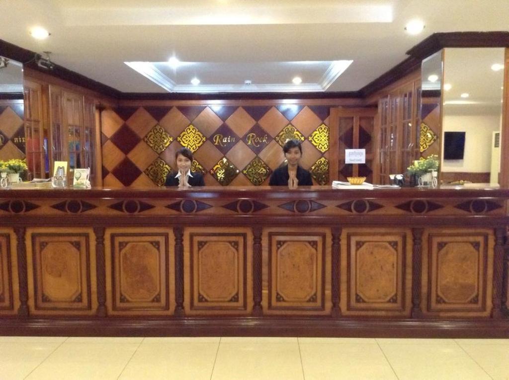 Jun Yue Hotel Пном Пен Екстериор снимка