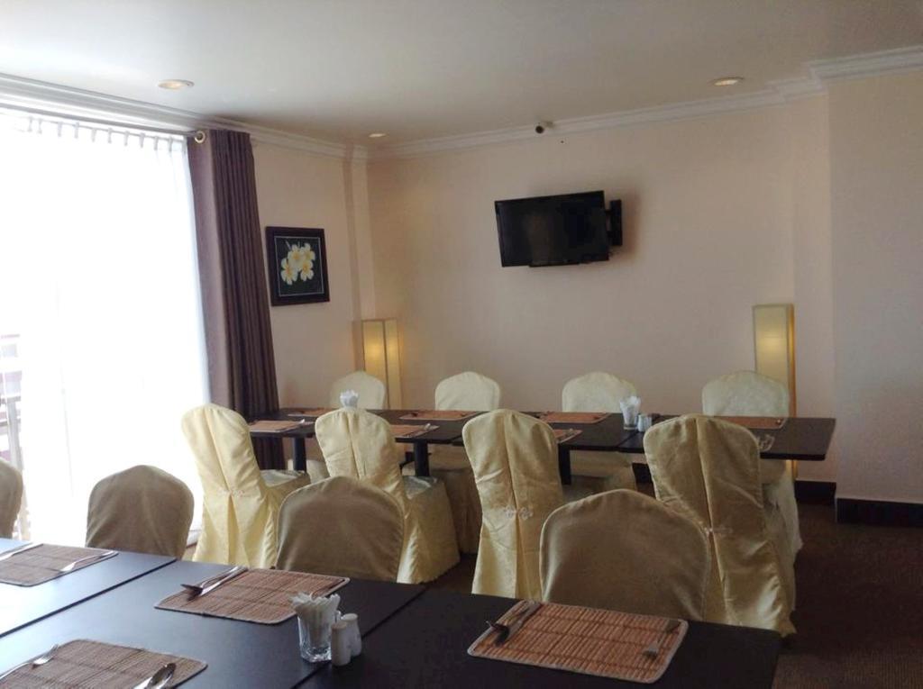 Jun Yue Hotel Пном Пен Екстериор снимка